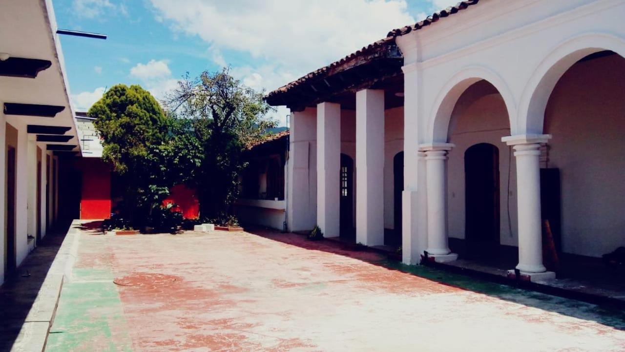Fandango Hostel San Cristobal de las Casas Exterior photo